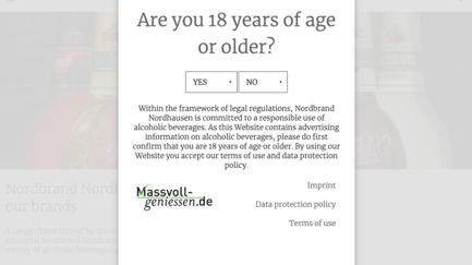 Die Webseite fordert Nutzer auf, ihr Alter zu bestätigen, um Zugang zu alkoholischen Inhalten zu erhalten.